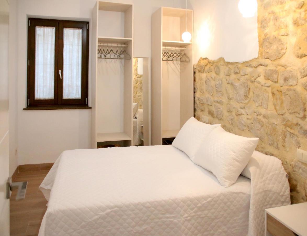 Apartamentos Turisticos La Estacion Úbeda Buitenkant foto